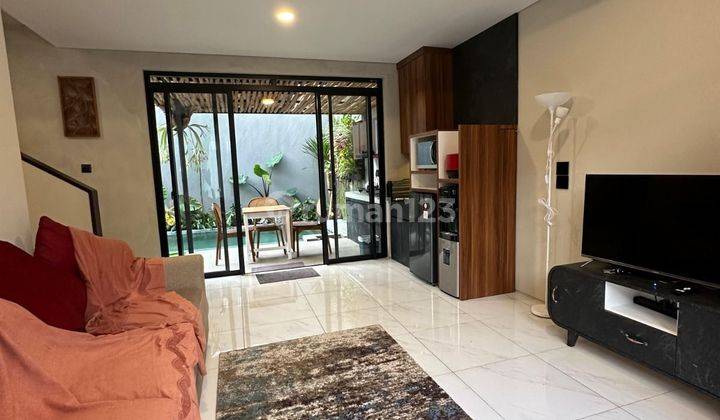 Dijual Rumah Modern + Swiming Pool Dan Akses Strategis Di Kota Baru Parahyangan 1