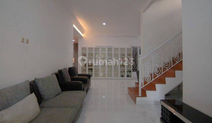 Fresh Unit Disewakan Rumah Luas 3 Lantai Siap Huni Aman Dan Nyaman Dengan Akses Strategis  2