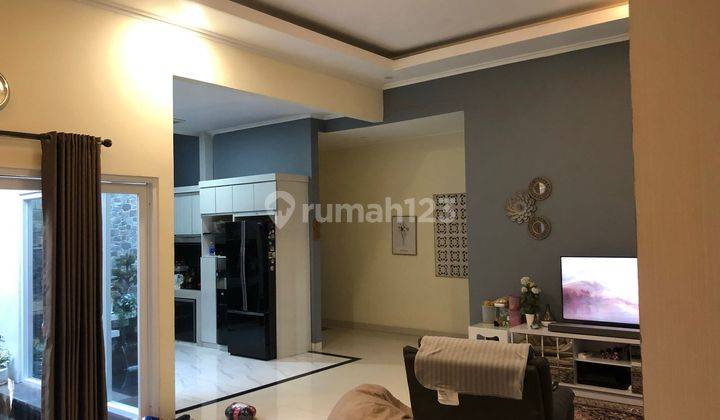 Dijual Rumah Modern Antik Furniture Sangat Bagus Siap Huni di Komplek Antapani Bandung 1