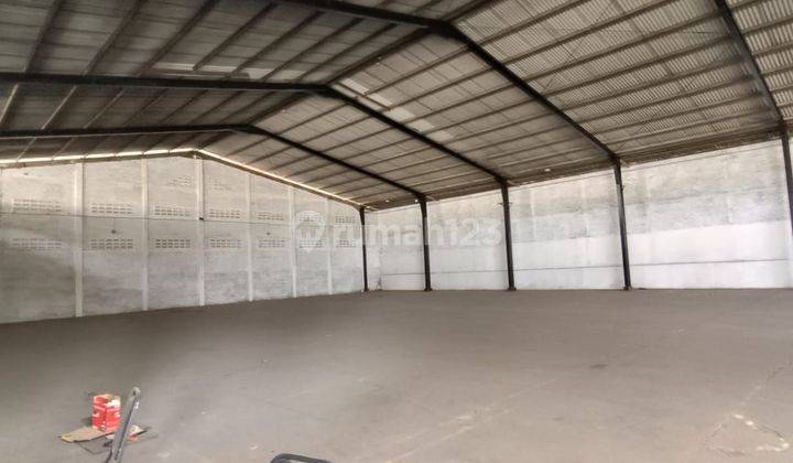 FOR RENT GUDANG KONSTRUKSI BAJA BERSIH & AMAN SIAP PAKAI di Soekarno Hatta 2