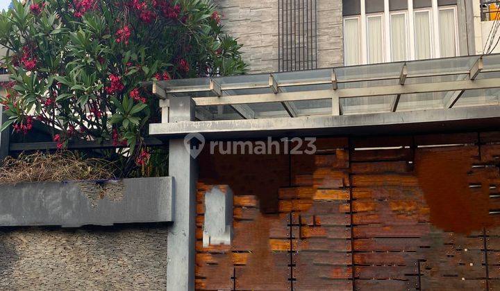 Rumah Minimalis Modern 3 Lantai Semifurnished Duri Kepa 1