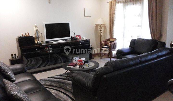  Rumah PIK 1 BGM 4 Kamar Tidur Furnished Dekat Mall Pik Avenue 1