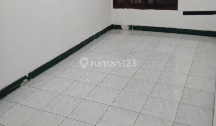 Dijual Rumah Tua 6X15 Shm - Selatan Depan Taman Murah 2