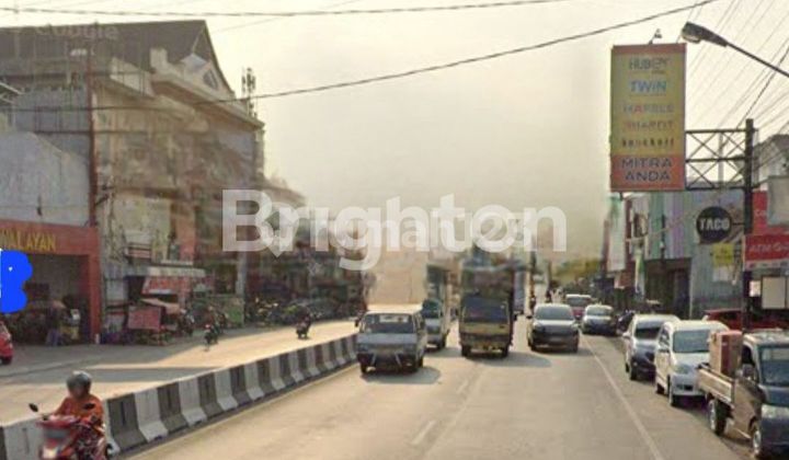 STRATEGIC SHOPHOUSE IN KARTASURA'S COMMERCIAL AREA 2