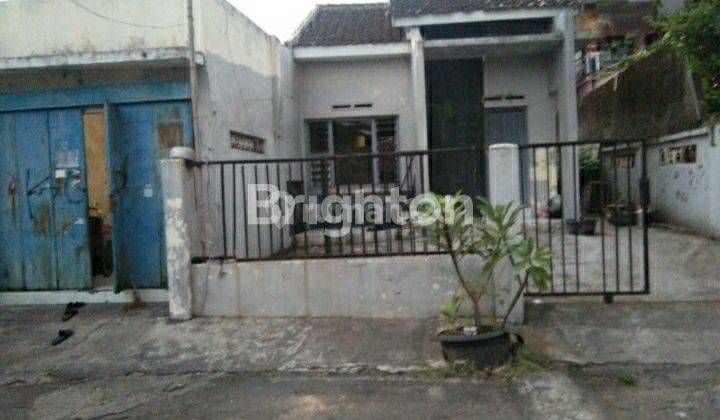 CEPAT RUMAH SIAP HUNI DI BELAKANG RS DR OEN KANDANG SAPI 1