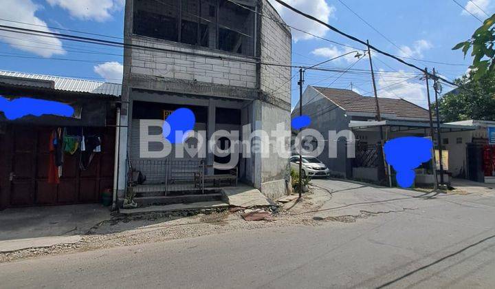 RUMAH 2 LANTAI PINGGIR JALAN RAYA COCOK BUAT USAHA DI BUSUKAN 2