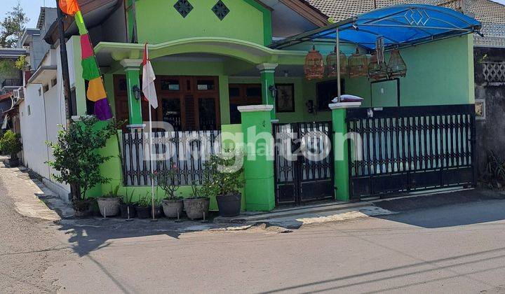 RUMAH POSISI HOOK TENGAH KOTA DAERAH BADRAN DEKAT JALAN SLAMET RIYADI SOLO 1