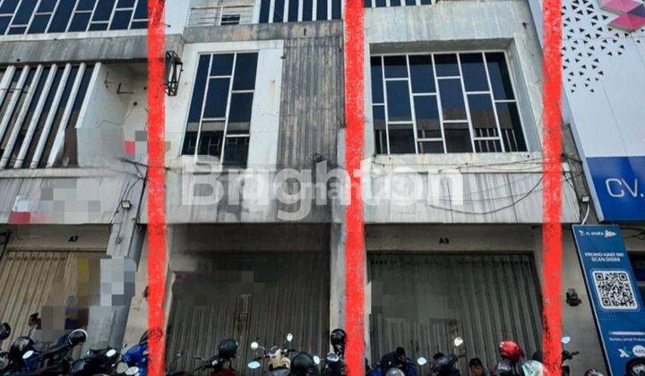 RUKO 3 LANTAI SIAP PAKAI COCOK BUAT USAHA DI TENGAH KOTA SOLO