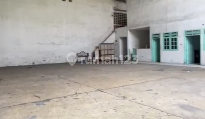 Strategic Warehouse in Mojosongo Near Jayawijaya Park Strategic Warehouse in Mojosongo Near Jayawijaya Park