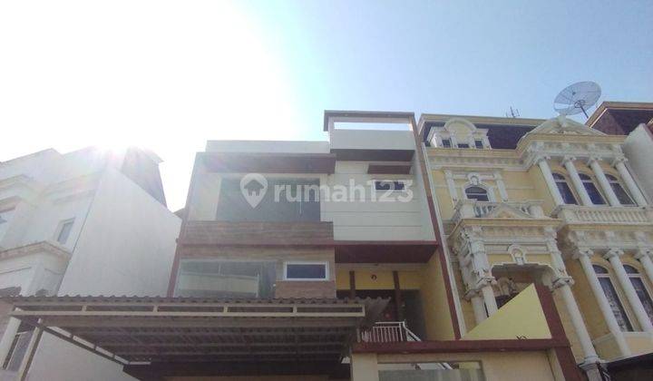 Dijual Rumah PIK Kayara uk 167m2 4br Brand New Minimalis , Taman Luas at Jakarta Utara 1