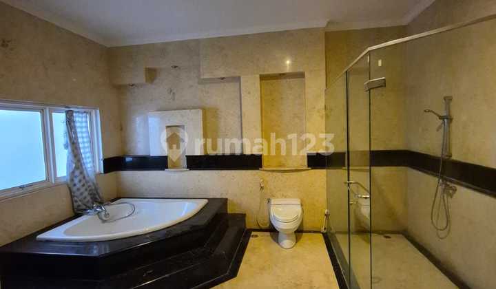 Disewa Rumah PIK Katamaran Permai 2Lt Uk473m² at Jakarta Utara 2