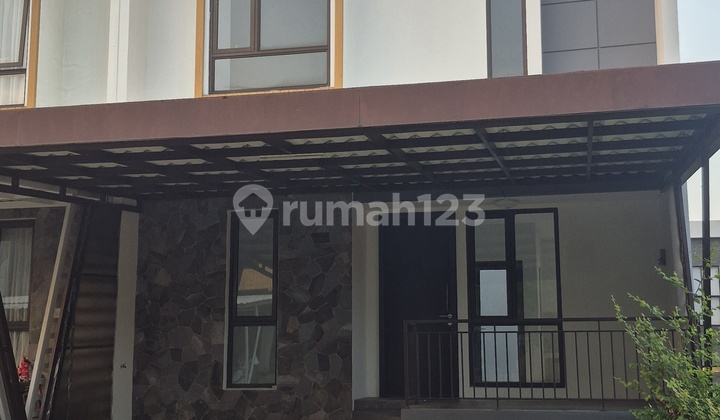 Two-Story House in Nusaloka BSD City Ready to Occupy Strategic Location