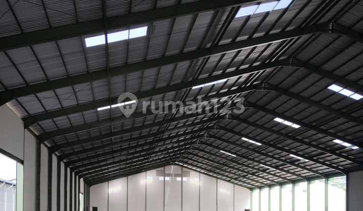 New Large Warehouse 5300 M 40 Ft Access Near Airport New Large Warehouse 5300 M 40 Ft Access Near Airport