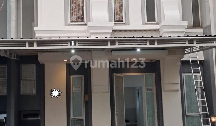Semi-Furnished House in Vivacia Eminent BSD – In Front of the Park Semi-Furnished House in Vivacia Eminent BSD – In Front of the Park