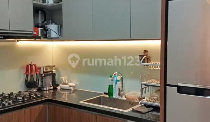 Beautiful Luxurious House in Gading Serpong, Neat and Ready to Occupy 2