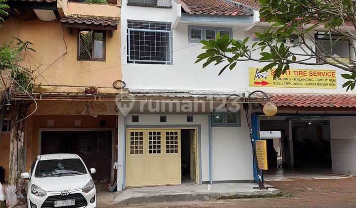 TWO-STORY SHOPHOUSE IN BSD CITY READY FOR BUSINESS STRATEGIC LOCATION TWO-STORY SHOPHOUSE IN BSD CITY READY FOR BUSINESS STRATEGIC LOCATION
