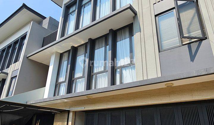 Rumah Mewah Furnish Ada Private Pool Di Lakewood Nava Park Bsd 1