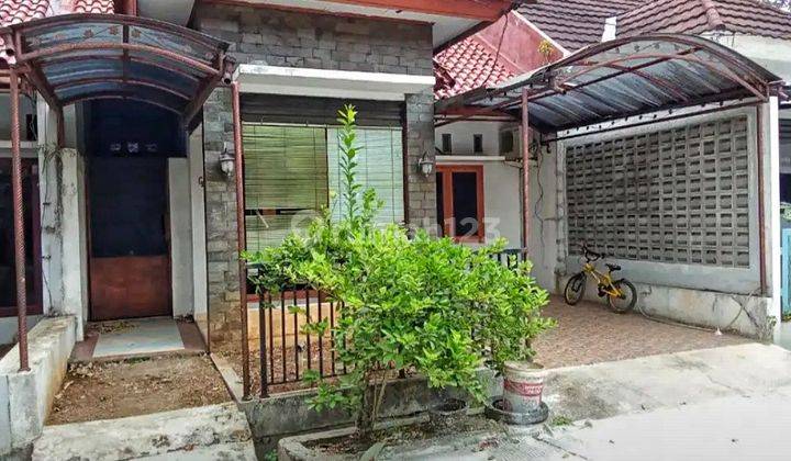 Rumah di Jalan Raya Kukusan Dalam Komplek Beji SHM Harga di bawah Pasaran 1