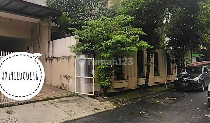 Rumah di Pondok Indah 2 Lantai SHM Butuh Renovasi Dekat PIM 2