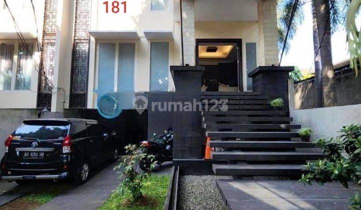 Rumah Estetik di Cipete Raya 3 Lantai Bagus Terawat 1