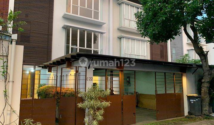 Dijual Rumah di Cilandak Tengah 3 Lantai SHM dalam Cluster Bagus 1