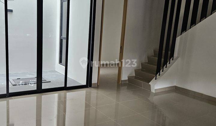 Rumah 2 Lantai Bagus SHM di Bintaro Jaya Tangerang Selatan 2