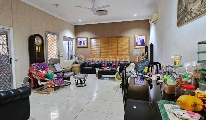 Dijual Rumah PIK Katamaran uk 200m2 Full Bangunan Renovasi Rapi at Jakarta Utara 1