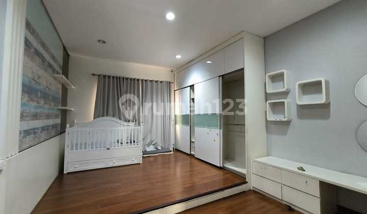 Disewa Rumah PIK Crown Golf Furnish Uk 8x24 m² at Jakarta Utara 
 2