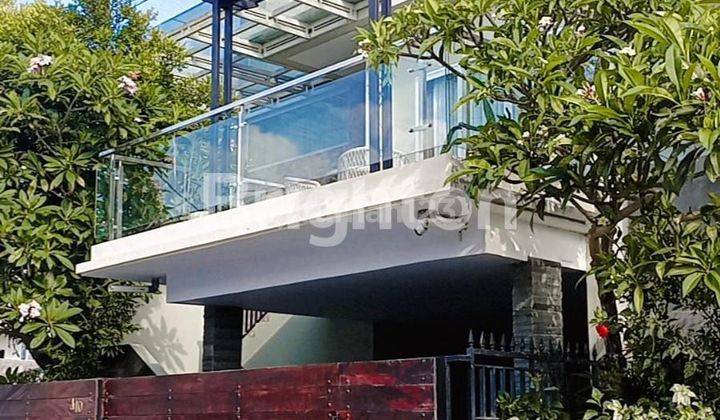 Rumah 3 Lantai Kolam Renang Di Denpasar 1