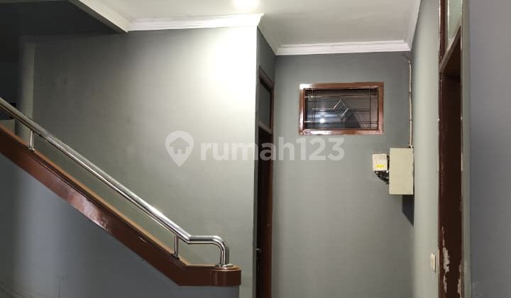 Good and Strategic Warehouse and Office in Holis Garden Good and Strategic Warehouse and Office in Holis Garden