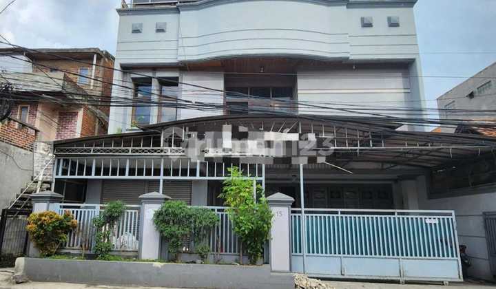 Rumah Besar 3 Lantai di Cisirung Dayeuh Kolot Bandung