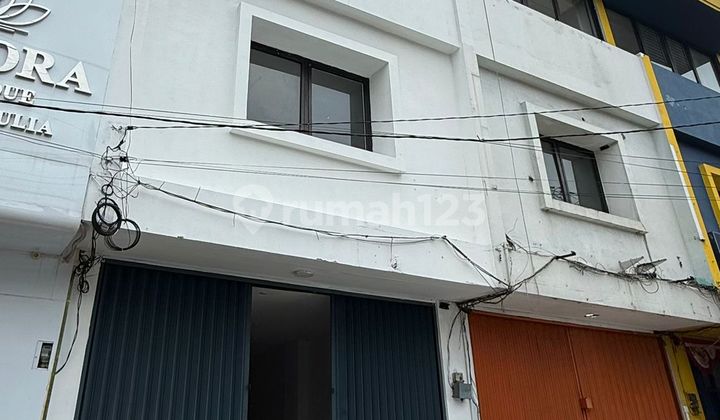 Strategic 3-Story Shop House in Busy Main Road Area, Amir Machmud, Cimahi 1