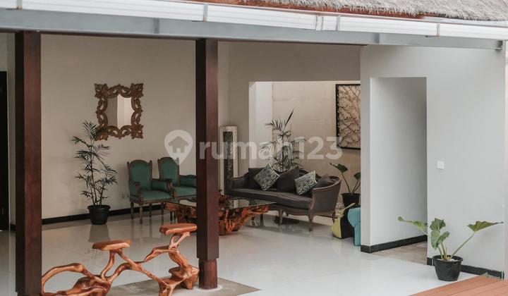 1-Story Fully Furnished Villa with Swimming Pool in Kuta, Badung, Bali