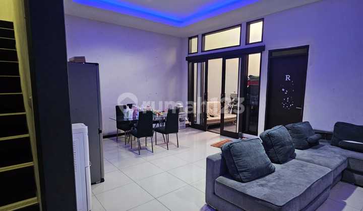 Rumah Nyaman Cantik di Mekar Wangi Bandung Rumah Nyaman Cantik di Mekar Wangi Bandung