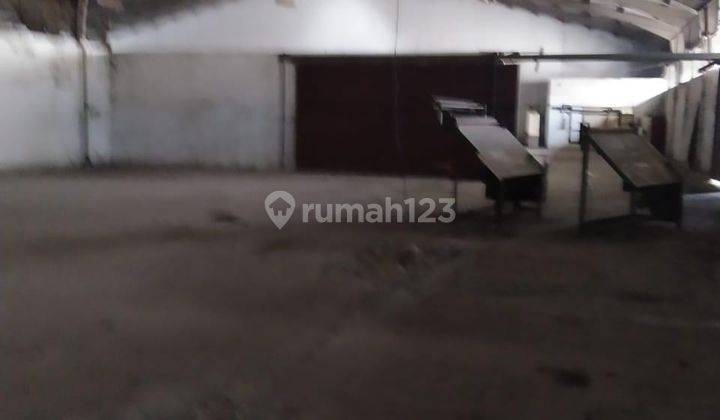 Gudang Besar Luas di Ciroyom Strategis Sekali di Bandung