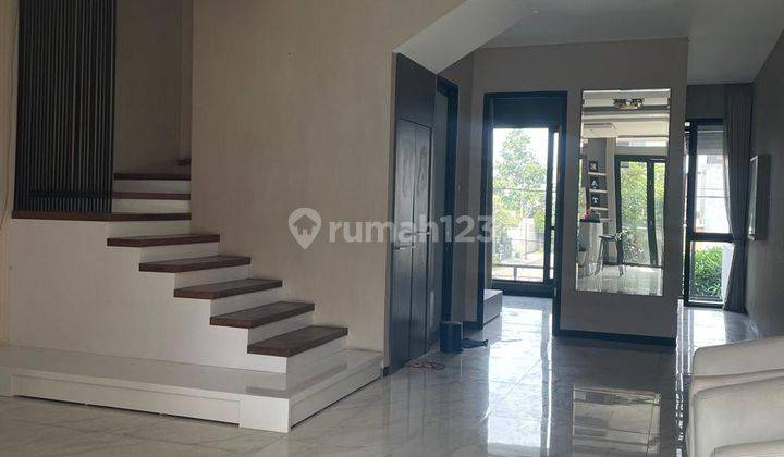 Rumah Modern Minimalis Keren di Taman Mekar Utama 1