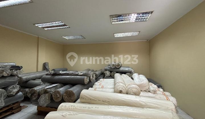 3-Storey Strategic Shop House in Batununggal, Bandung 3-Storey Strategic Shop House in Batununggal, Bandung