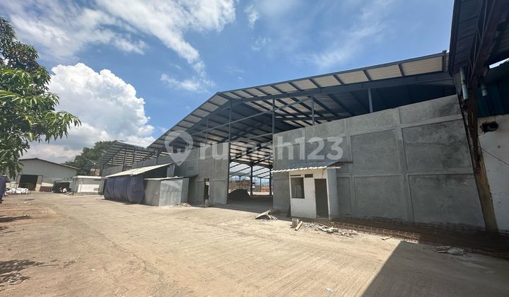 Gudang Besar Strategis di Jalan Sukamenak Bandung