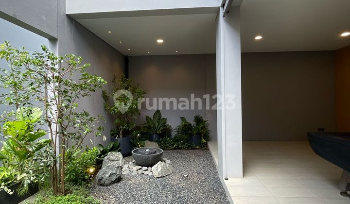 Luxury House with Beautiful View in Tatar Surawisesa, Kota Baru Parahyangan 2