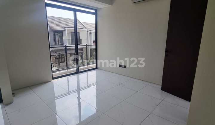 Rumah Baru 2 Lantai Siap Huni di Tatar Punawangi KBP