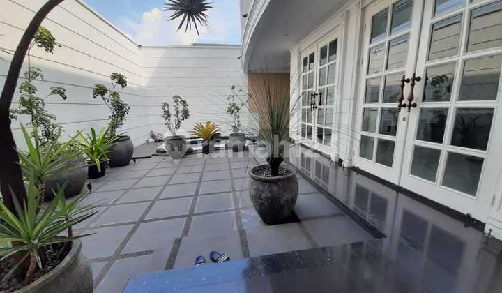 Rumah Mewah Siap Huni di Mainroad Singgasana Bandung Rumah Mewah Siap Huni di Mainroad Singgasana Bandung