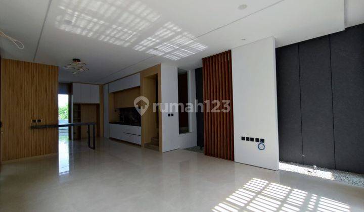 Rumah Lux Modern Minimalis di Setraduta Bandung 2