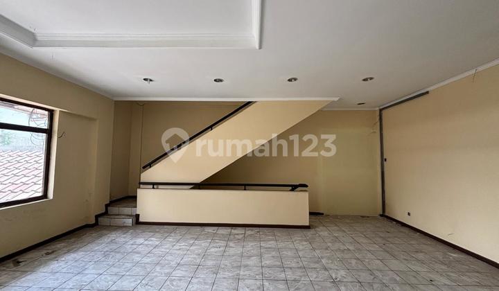 3-Storey Strategic Shop House in Batununggal, Bandung 3-Storey Strategic Shop House in Batununggal, Bandung