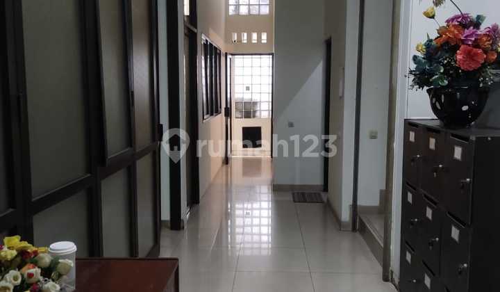 Strategic Ready-to-Use Good Shophouse on Veteran Street, Bandung. 2