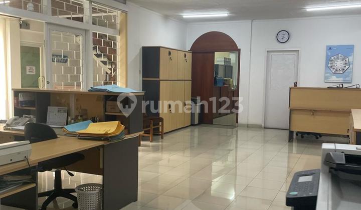 The house is VERY SUITABLE for buildings, offices, guest houses, hotels, cafes, and restaurants in Dago, Bandung. 2