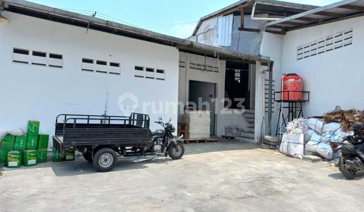 Strategic Warehouse Ready to Use on Pameuntasan Main Road Bandung Strategic Warehouse Ready to Use on Pameuntasan Main Road Bandung