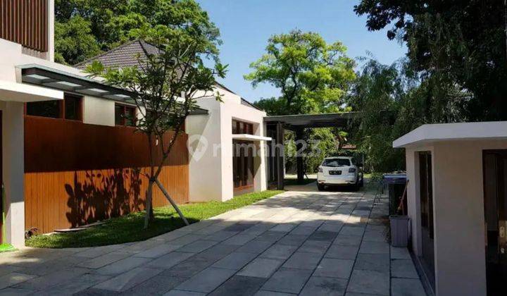 Rumah Mewah 2 Lantai di Cipaganti Bandung 1