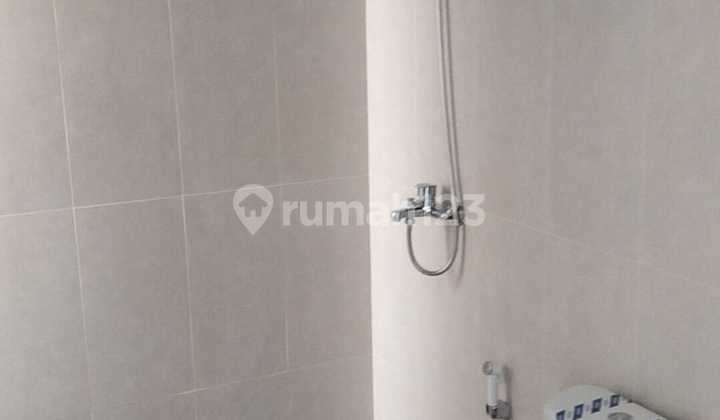 Rumah Minimalis 2 Lantai di Taman Kopo Indah 3 2