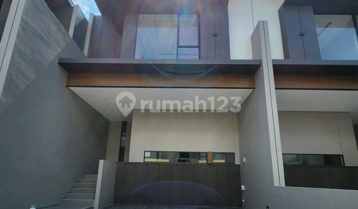 New Corner 2-Storey House in Setra Duta Grande