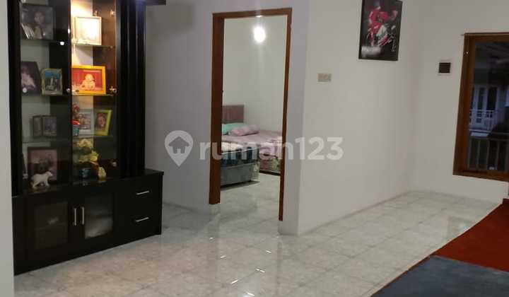 Villa 2 Lantai Siap Huni di Villa Istana Bunga Bandung Utara